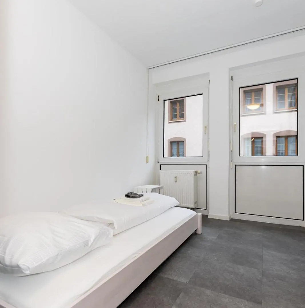 Grosse Ferienwohnung In Der Altstadt Wurzburg Apartment